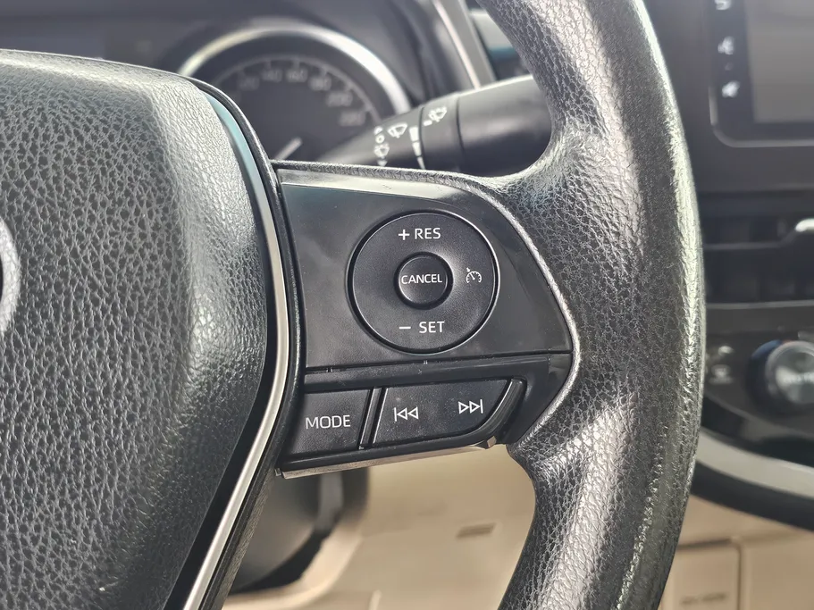 2021 تويوتا Camry  LE 