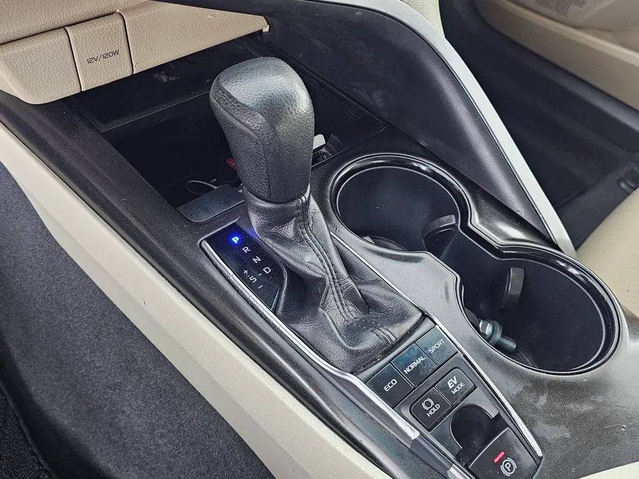 2021 تويوتا Camry  LE 