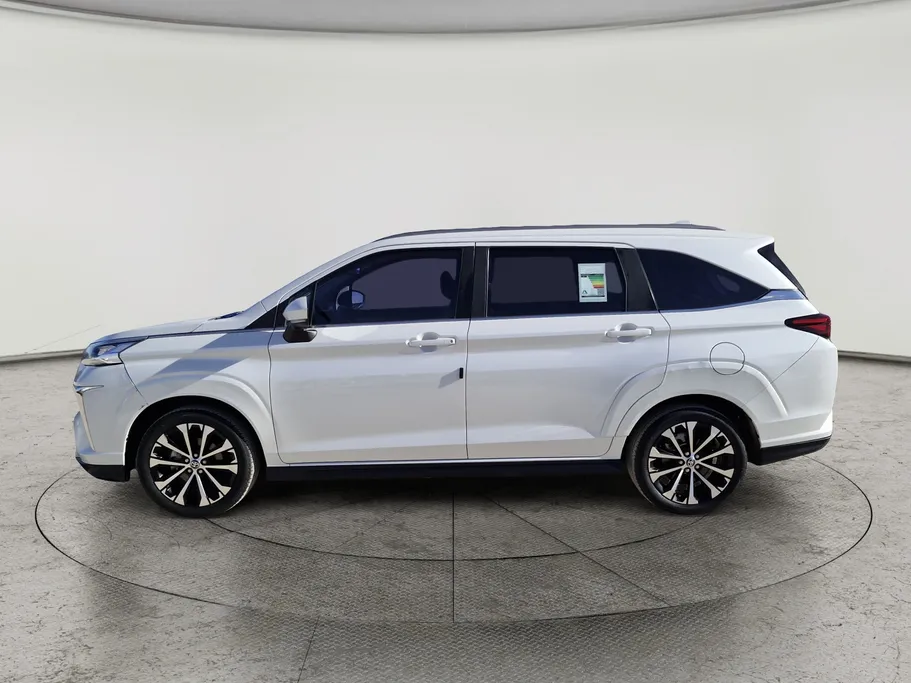 تويوتا فيلوز GLX 2024 