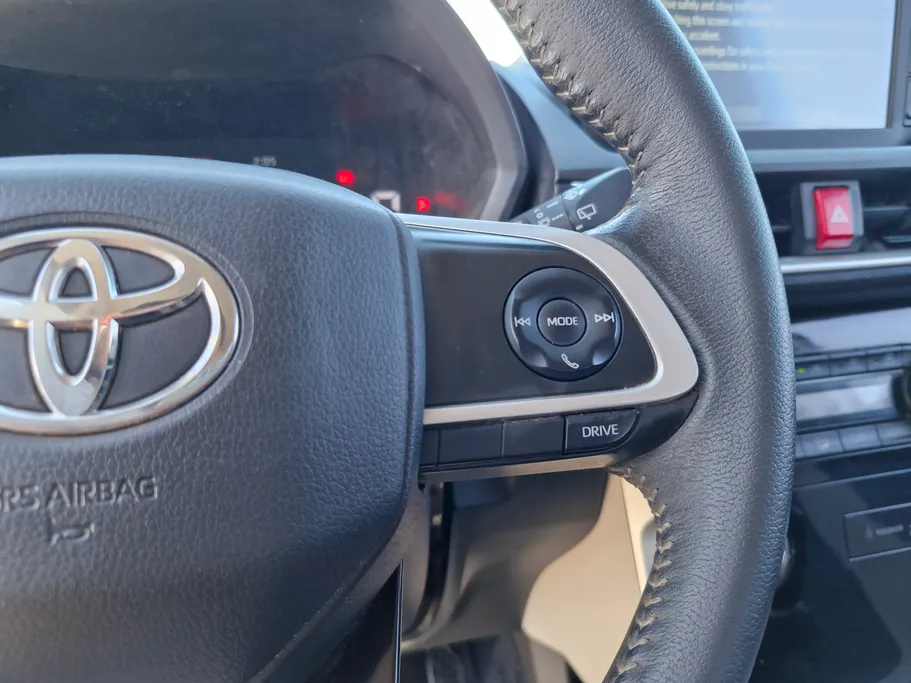 تويوتا فيلوز GLX 2024 