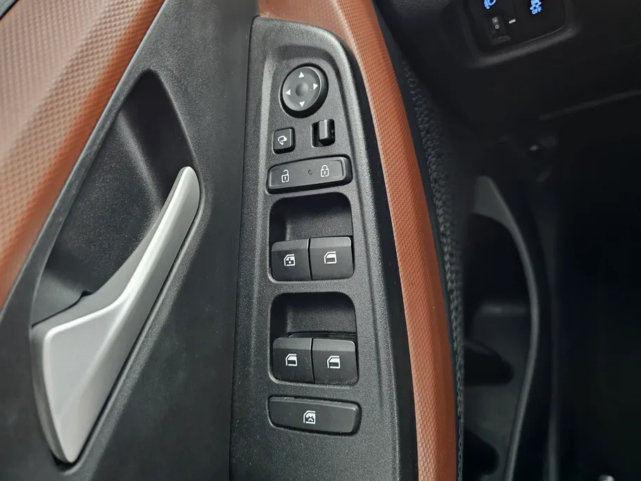 2023 Hyundai Creta Comfort (Two Tone) 