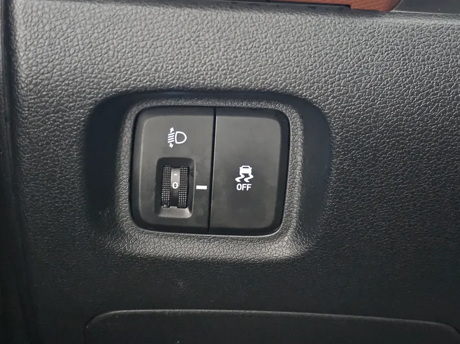 2023 Hyundai Creta Comfort (Two Tone) 