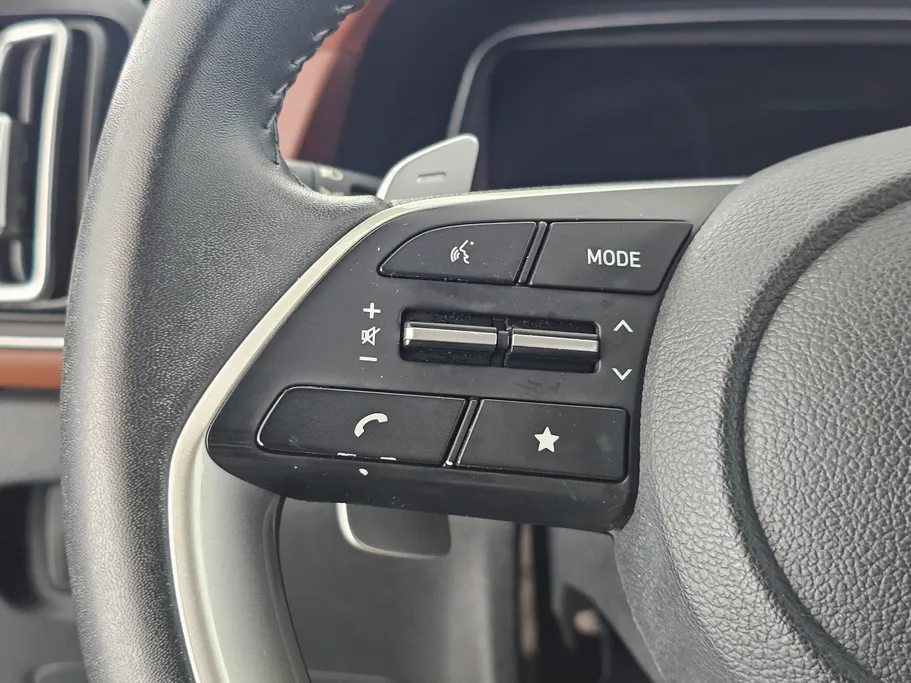 2023 Hyundai Creta Comfort (Two Tone) 