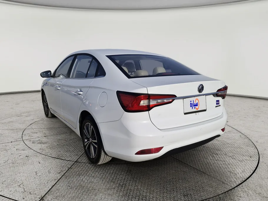 ام جي 5 LUX 2023 