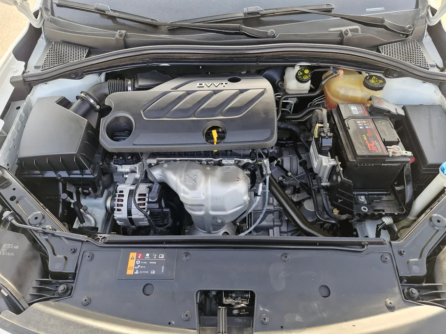 ام جي 5 LUX 2023 