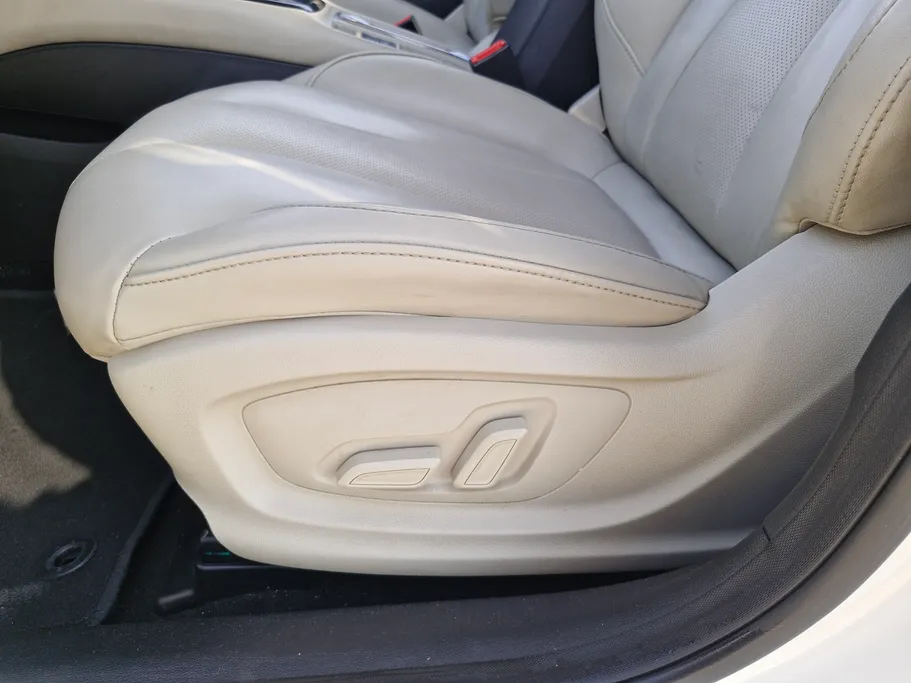 ام جي 5 LUX 2023 