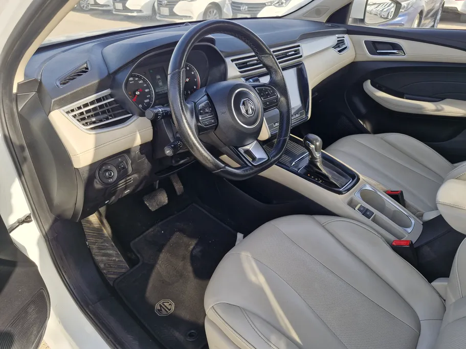 ام جي 5 LUX 2023 