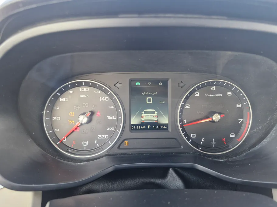 ام جي 5 LUX 2023 