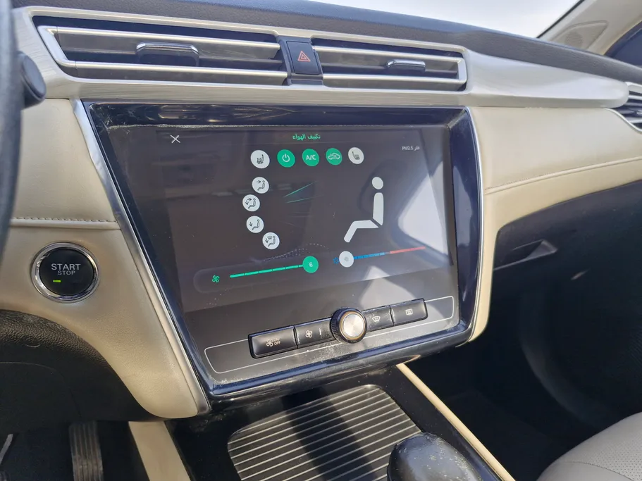 ام جي 5 LUX 2023 