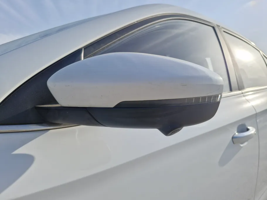 ام جي 5 LUX 2023 