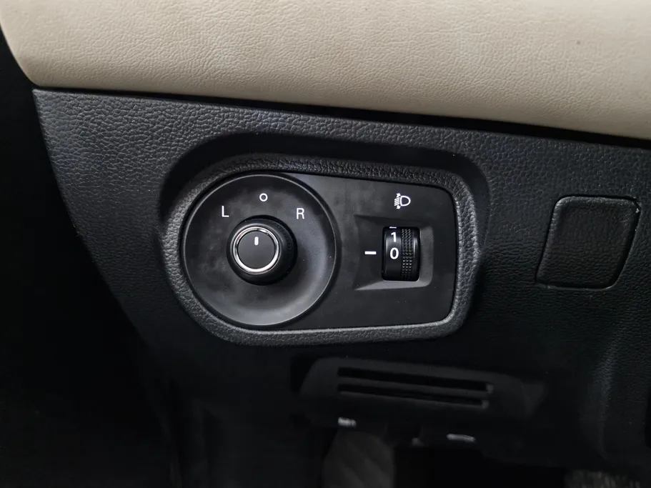 ام جي 5 COM 2022 