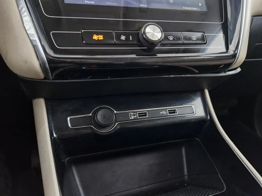 ام جي 5 COM 2022 