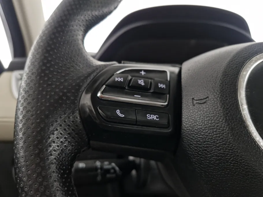 ام جي 5 COM 2022 