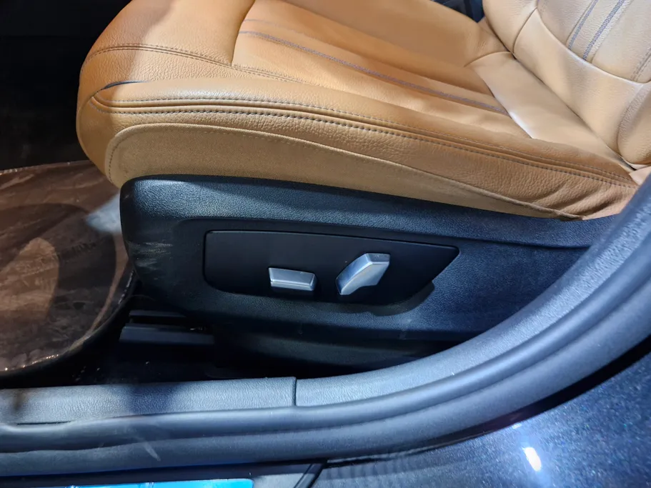 بي ام دبليو الفئة الخامسة 520i 2022 