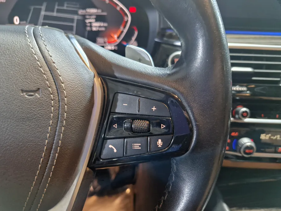 بي ام دبليو الفئة الخامسة 520i 2022 