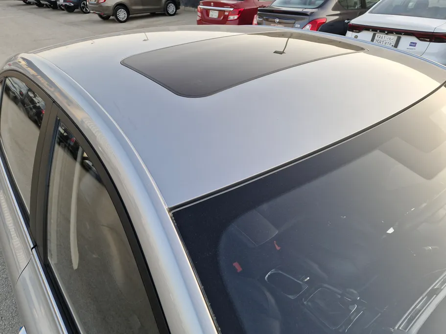 ام جي 5 LUX 2023 