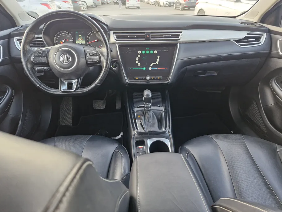 ام جي 5 LUX 2023 