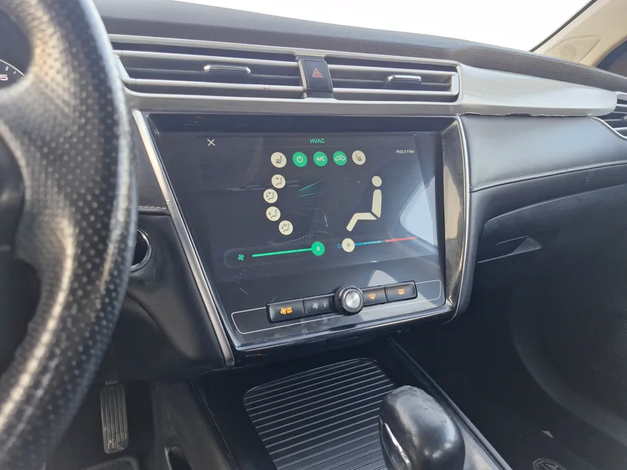 ام جي 5 LUX 2023 