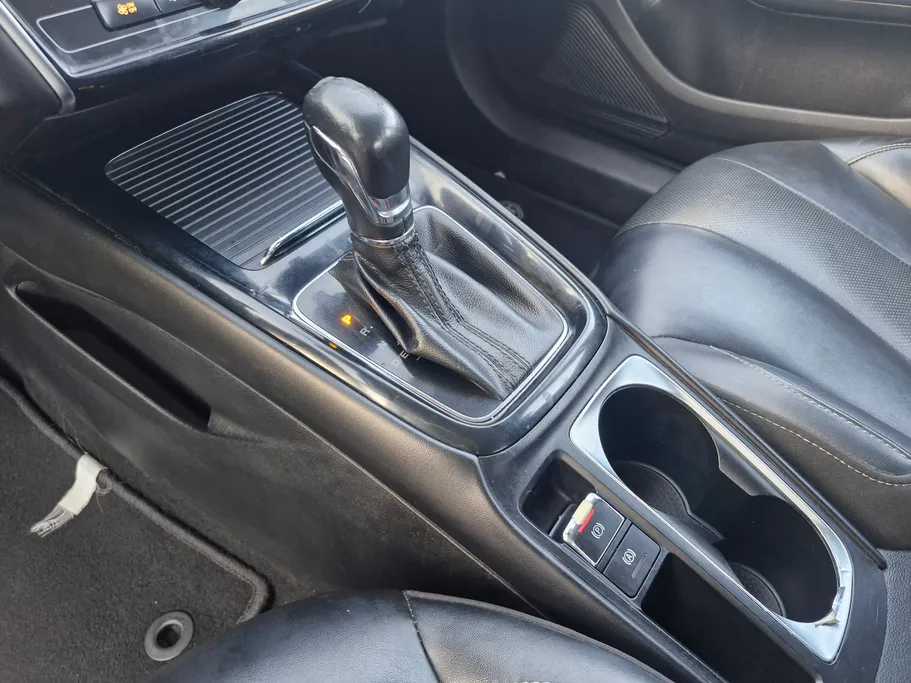 ام جي 5 LUX 2023 