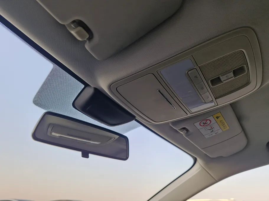 ام جي 5 LUX 2023 