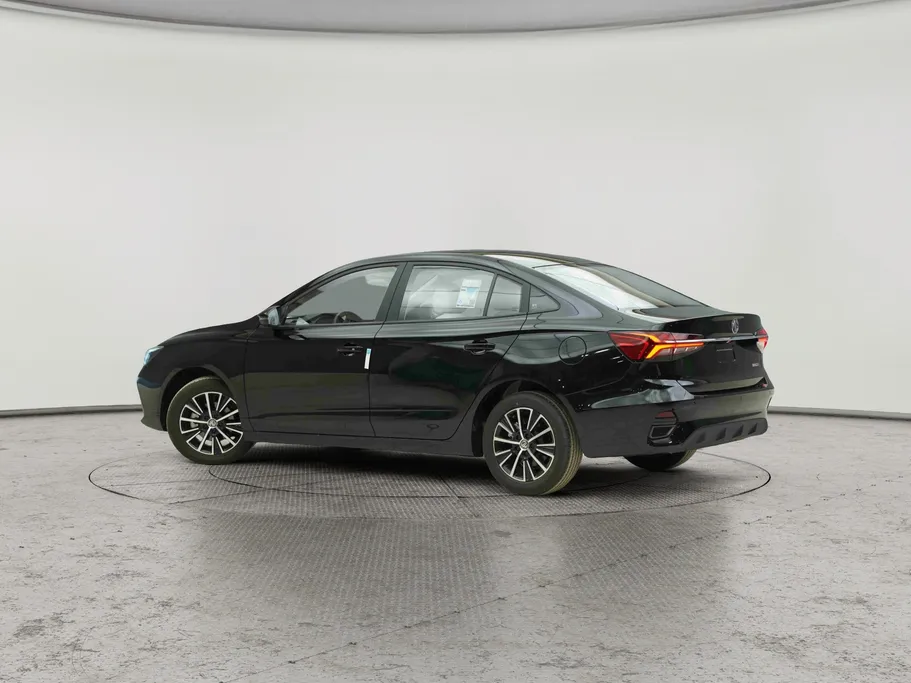 ام جي 5 ستاندر الشكل الجديد 2025 