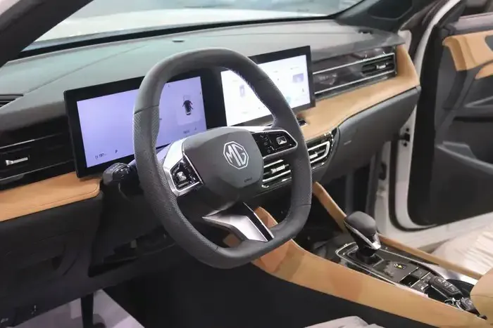 ام جي HS STD 2025 