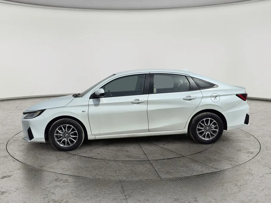 2023 Toyota Yaris  Y 