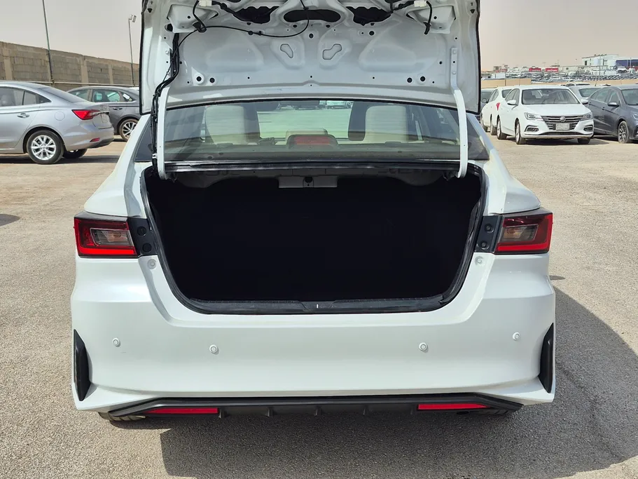 تويوتا يارس Y 2023 