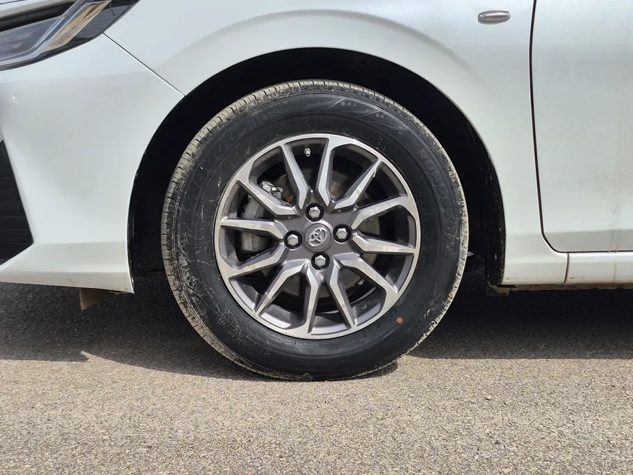 2023 Toyota Yaris  Y 