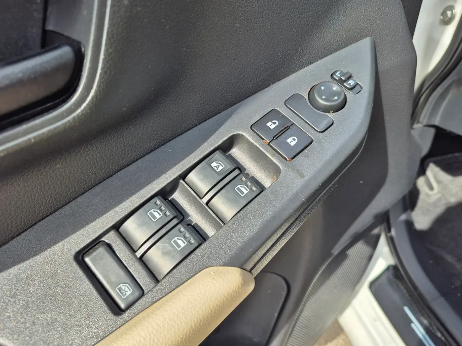 2023 Toyota Yaris  Y 