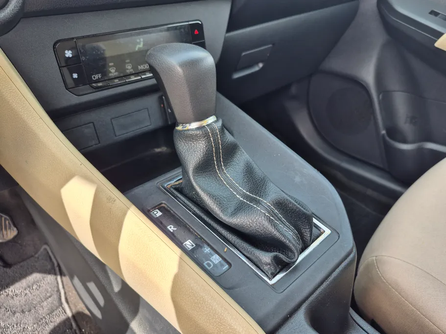 2023 Toyota Yaris  Y 