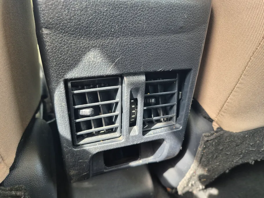 2023 Toyota Yaris  Y 