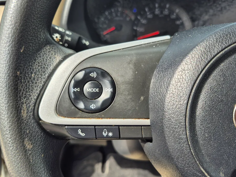 2023 Toyota Yaris  Y 