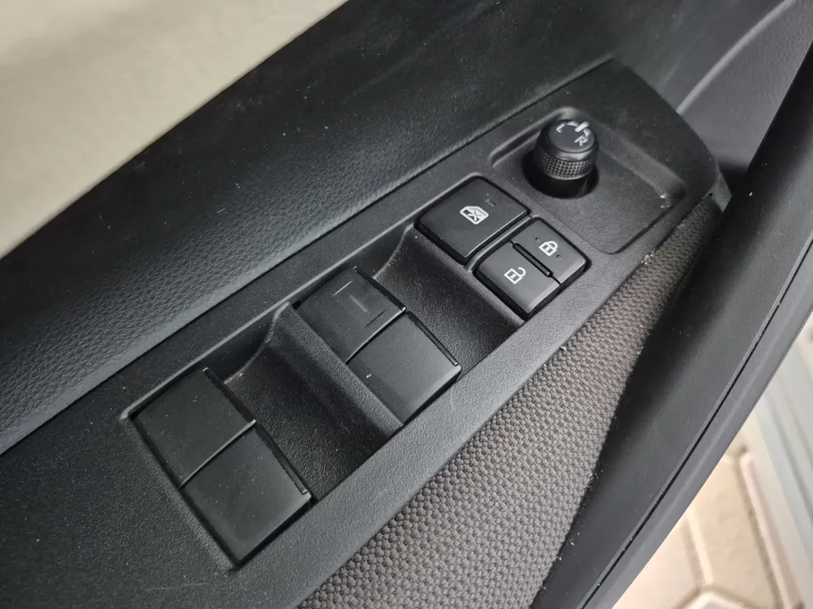 تويوتا كورولا XLI 2025 