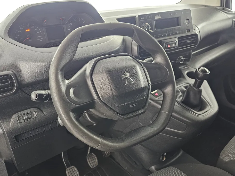 بيجو بارتنر Short van 2022 