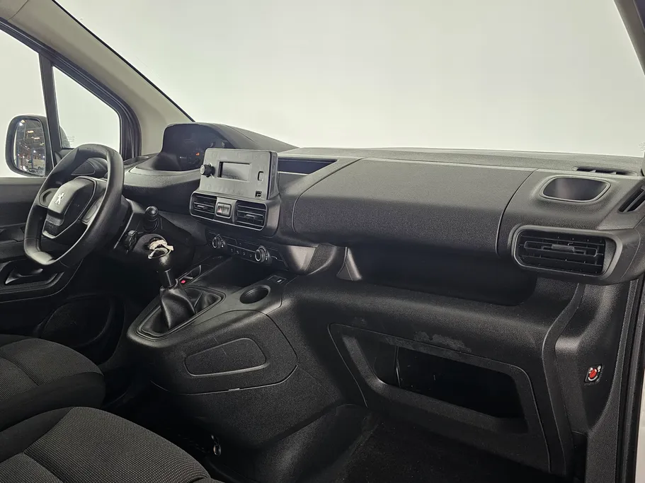 بيجو بارتنر Short van 2022 