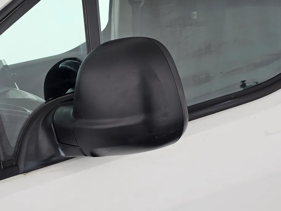 بيجو بارتنر Short van 2022 