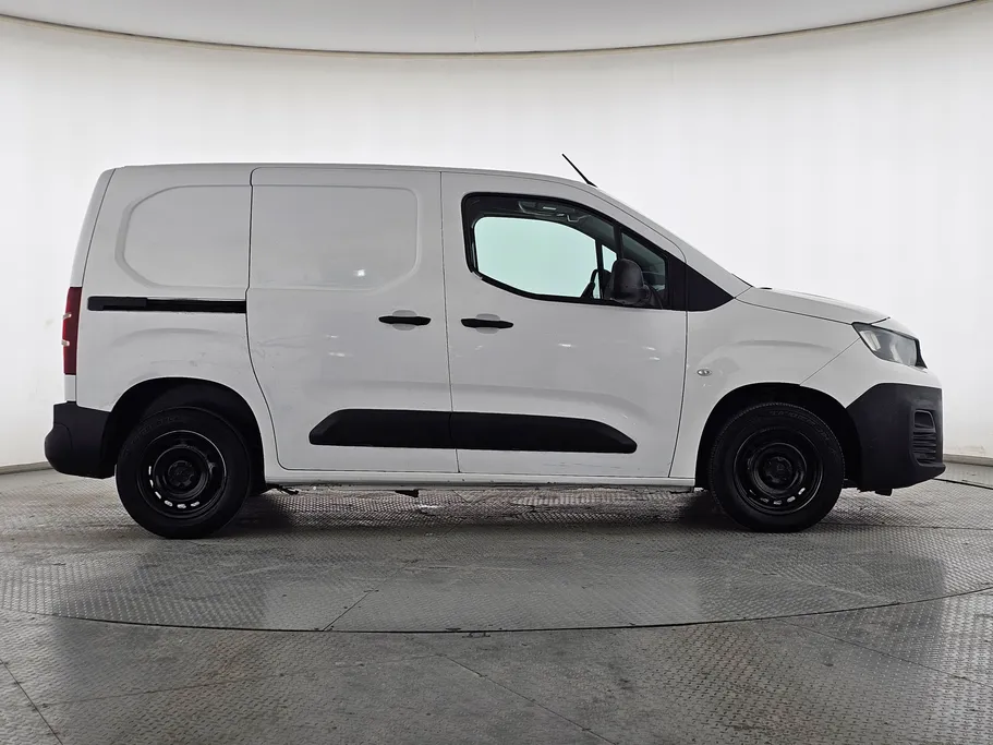 بيجو بارتنر Short van 2022 