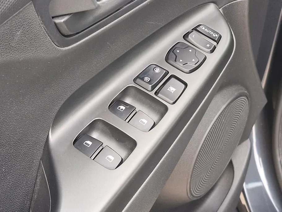 2022 Hyundai Kona SMART 