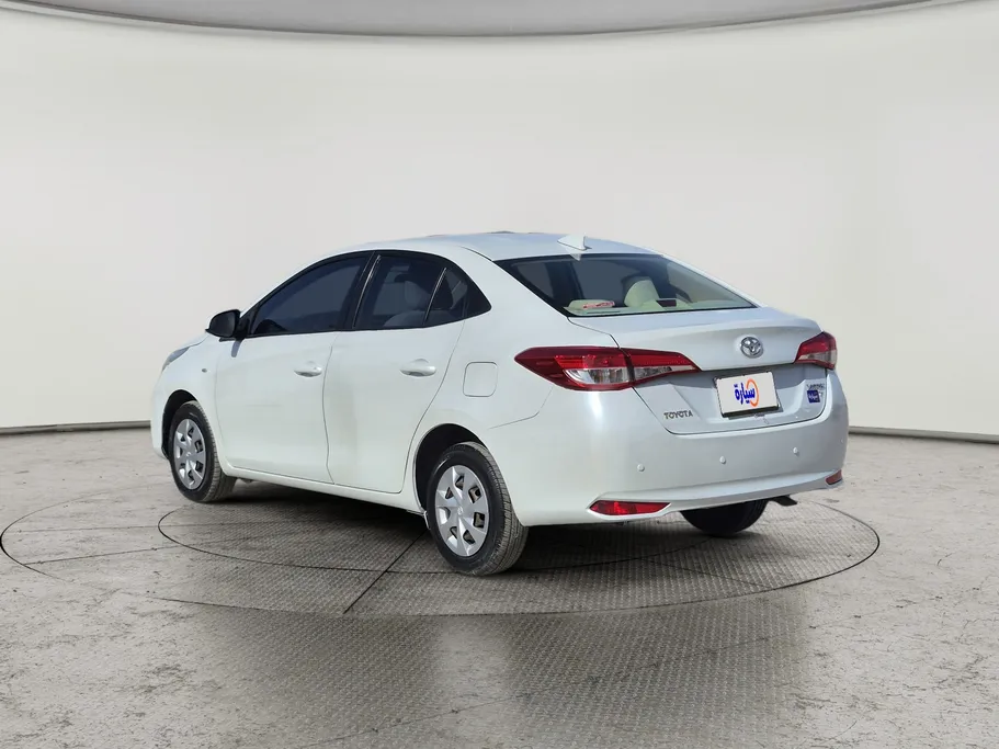 2022 Toyota Yaris  Y 