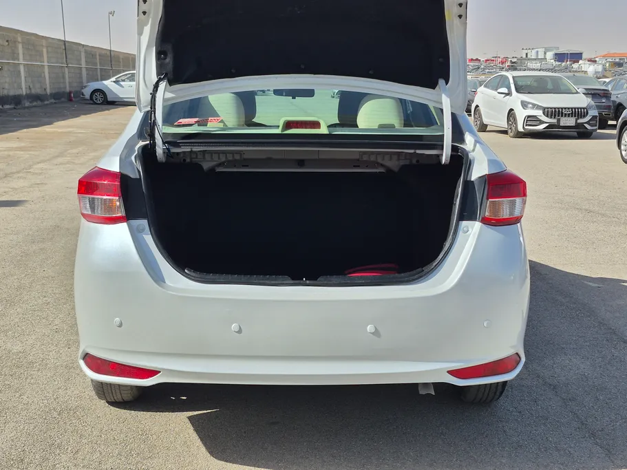 2022 Toyota Yaris  Y 