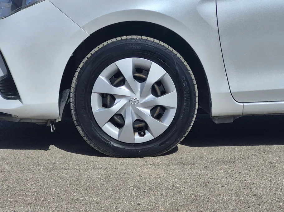 2022 Toyota Yaris  Y 