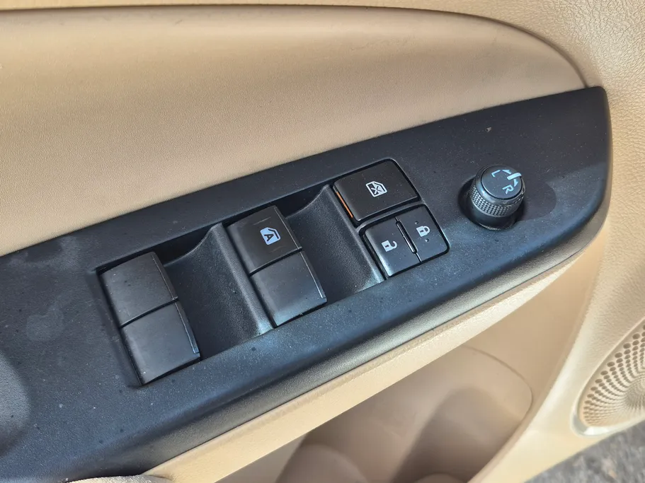 2022 Toyota Yaris  Y 