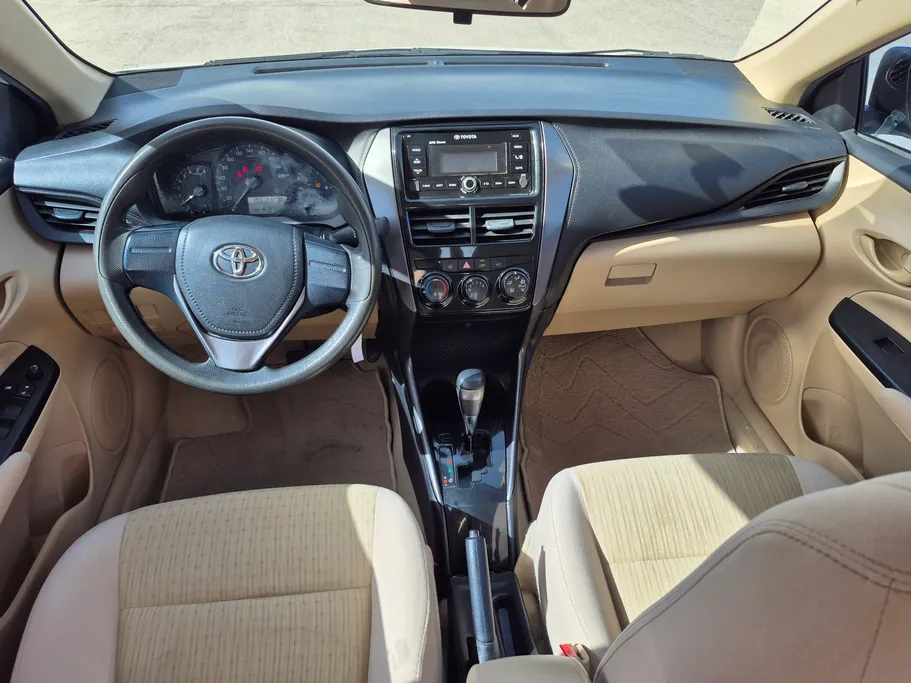 2022 Toyota Yaris  Y 