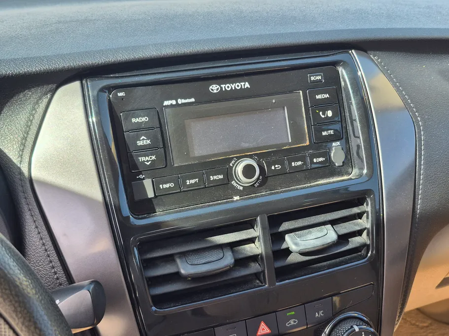 2022 Toyota Yaris  Y 