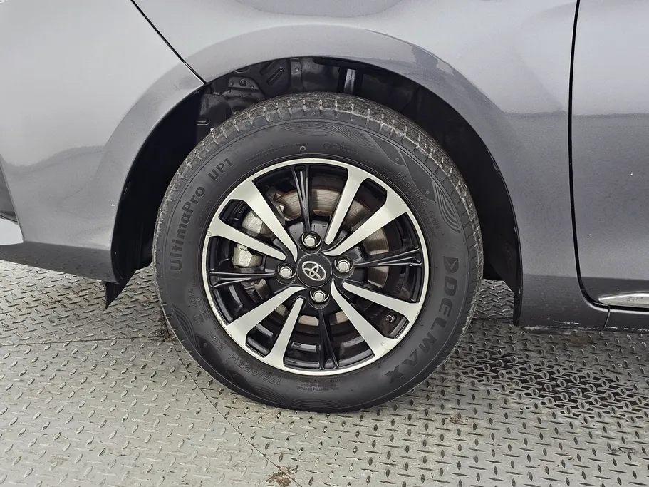 2022 Toyota Yaris  Y Plus 