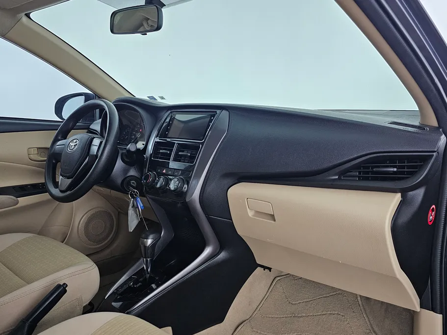 2022 Toyota Yaris  Y Plus 