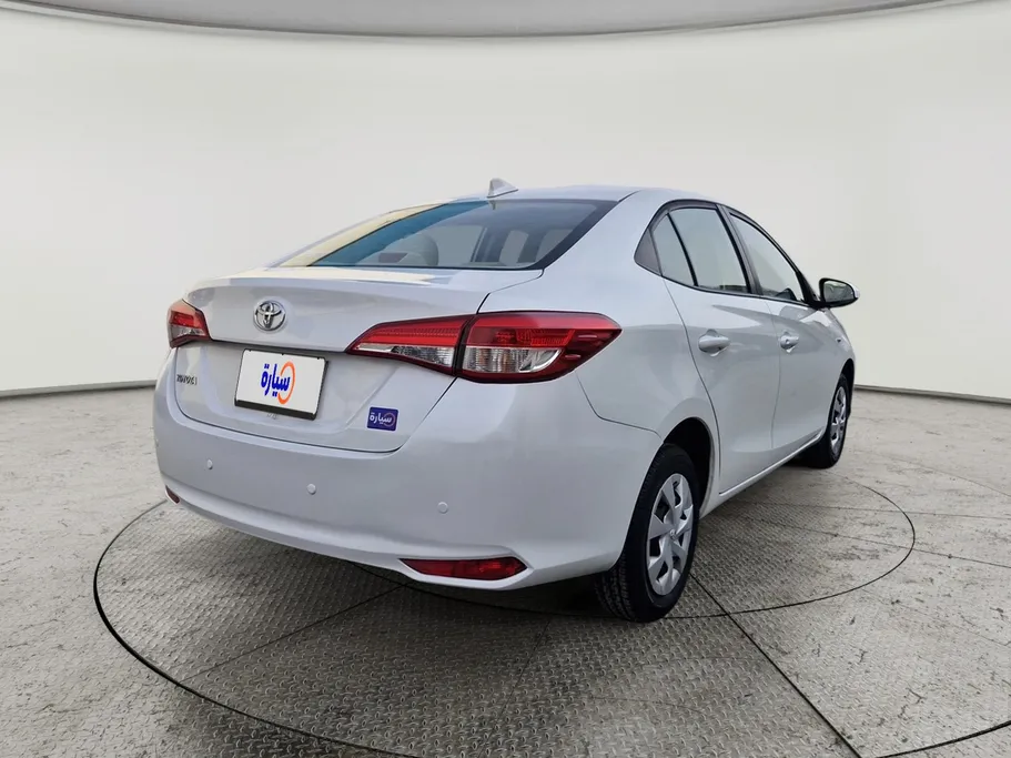 2022 Toyota Yaris  Y 