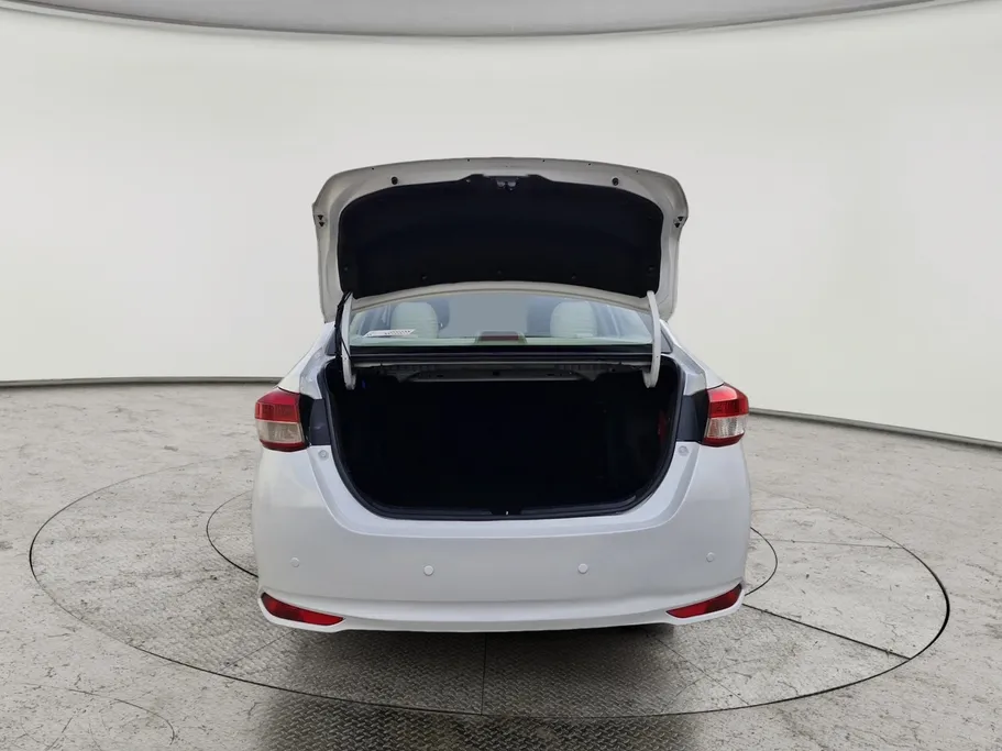 2022 Toyota Yaris  Y 