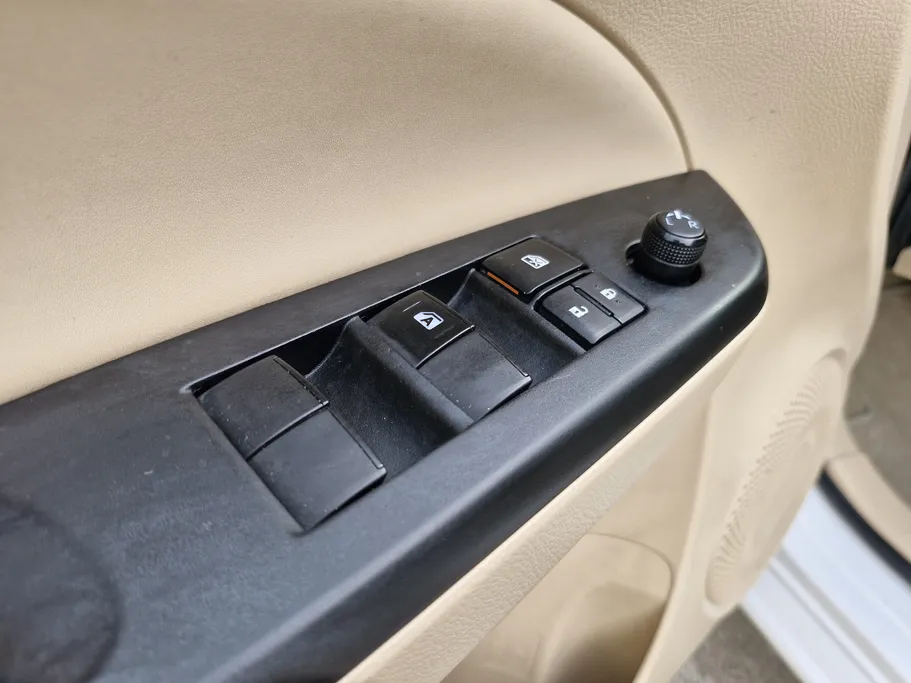 2022 Toyota Yaris  Y 